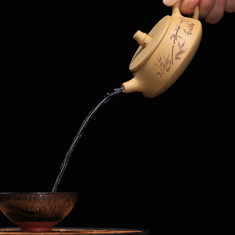 Чайник из исинской глины Бянь Ху #28, 150 мл.